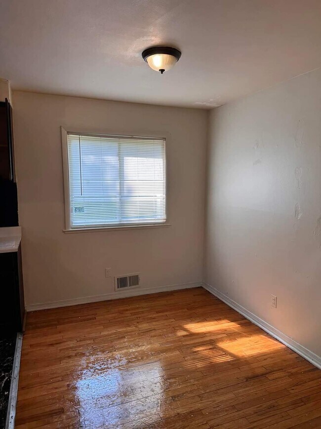 Building Photo - 6507 Cranwood Dr