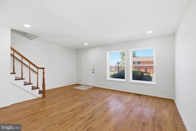 Building Photo - 102 N Duke Dr