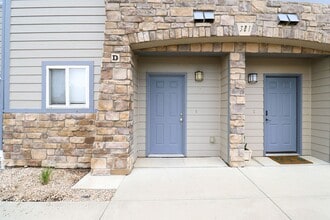 Building Photo - 381 Buffalo Dr