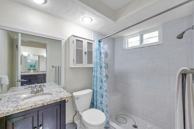 Building Photo - 5631 Decatur Dr