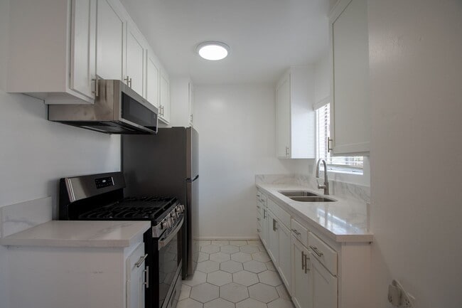 Building Photo - 10925 Peach Grove St