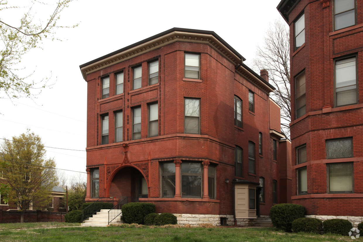 Primary Photo - 531 W Ormsby Ave
