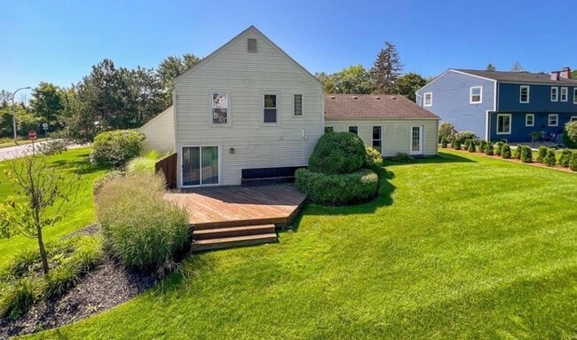 Foto del edificio - 5285 Hardwoods Dr