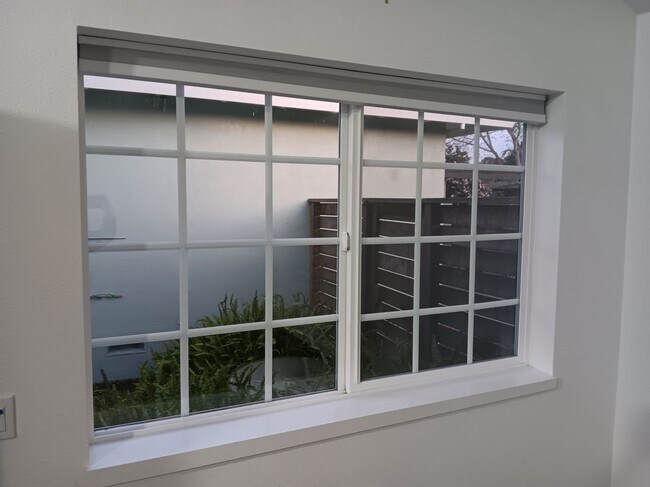 Foto del edificio - 1979 Encina Dr