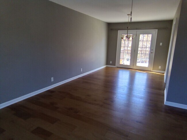 Foto del edificio - West Knoxville 37932 - 3 bedroom, 2 bath h...