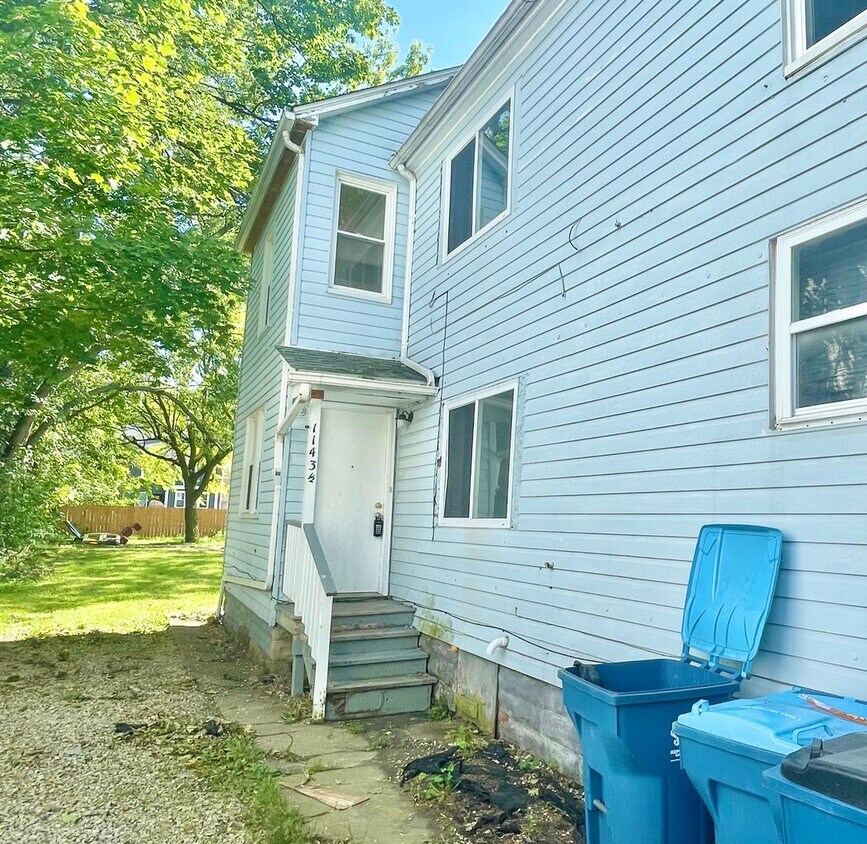 1143 W 9th St Unit Up, Lorain, OH 44052 Room for Rent in Lorain, OH