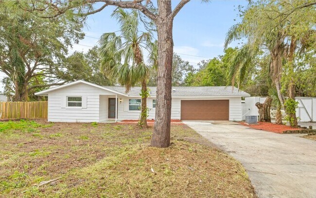 Foto del edificio - Home For Rent in Clearwater Manor!