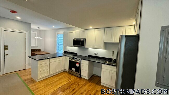 Building Photo - 24 Farrington Ave