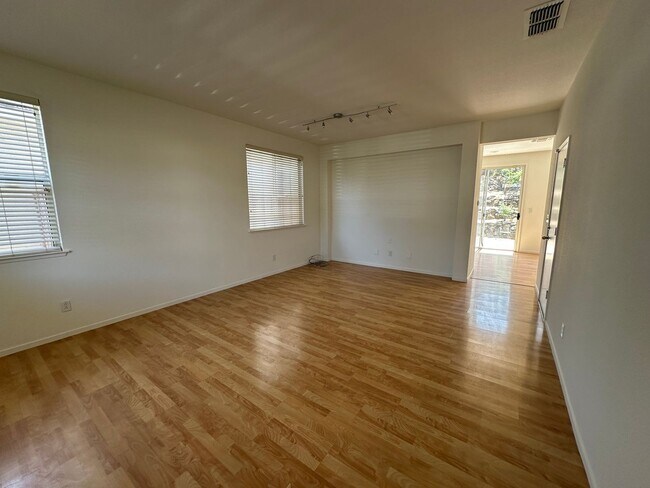 Foto del edificio - Charming 4BR House in Castro Valley