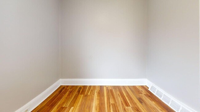 Foto del edificio - 3272 W 50th St