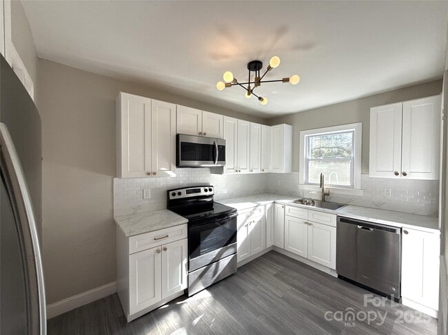 Building Photo - 1242 Dade St