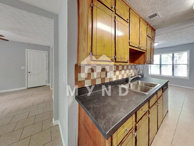 Building Photo - 5331 Ridge Forest Dr