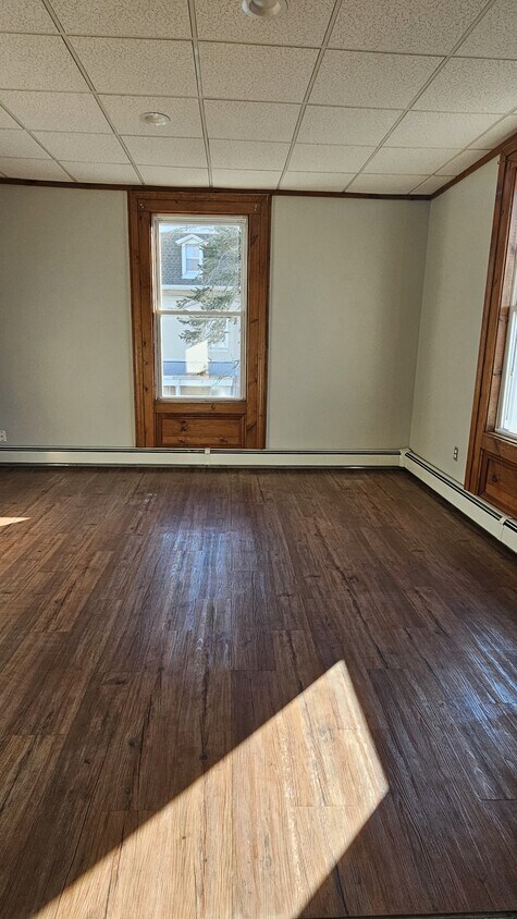 Building Photo - 204 High St