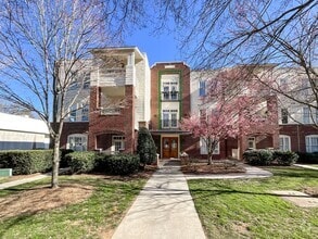 Building Photo - 518 Clarice Ave