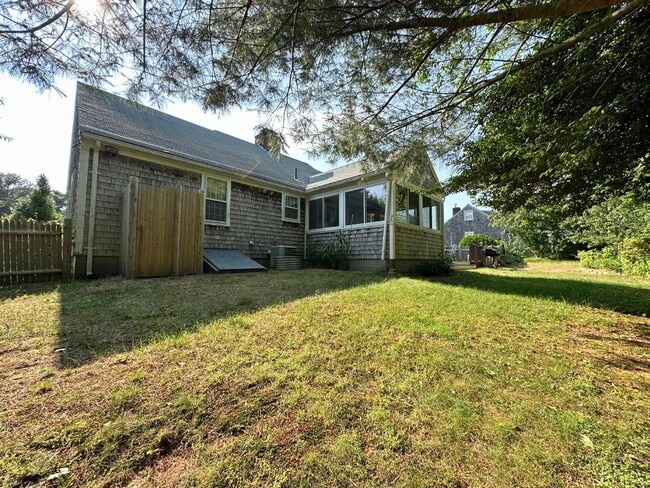 Building Photo - 46 Gordon Ln