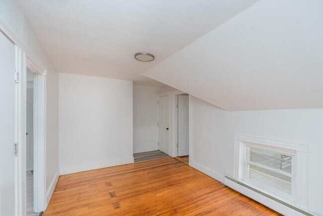 Building Photo - 14 Winthrop Ave