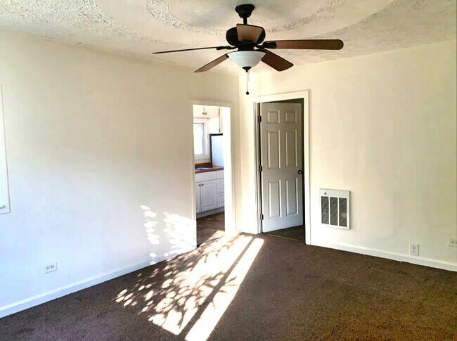 Foto del edificio - Darling 1-bedroom duplex home near histori...