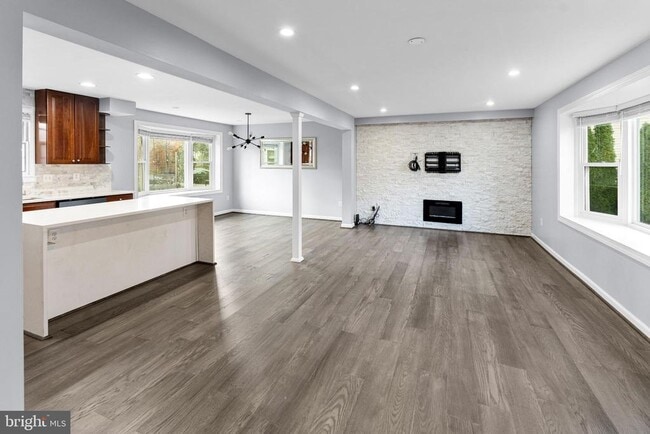 Building Photo - 6910 Ontario St