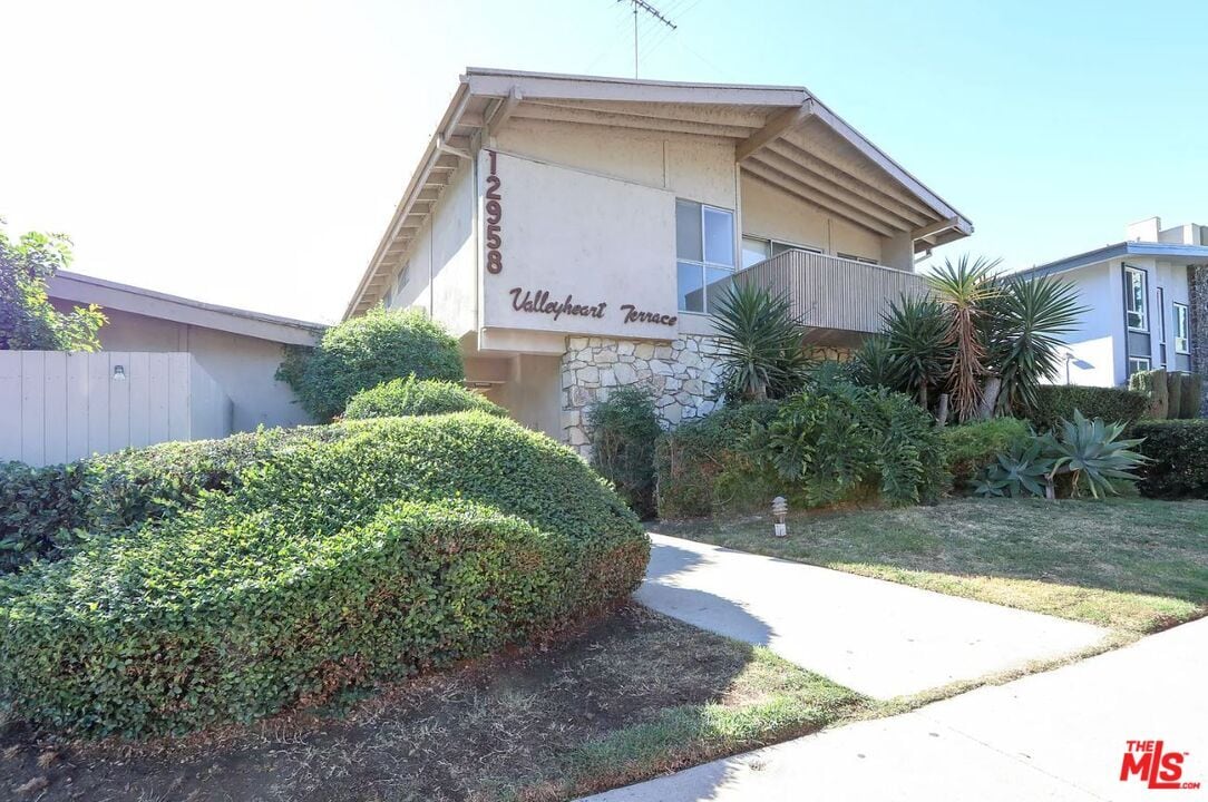 Primary Photo - 12958 Valleyheart Dr