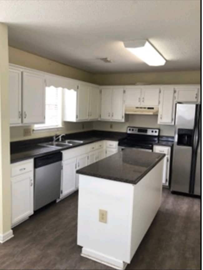Foto del edificio - 6017 Bolingbrook Dr