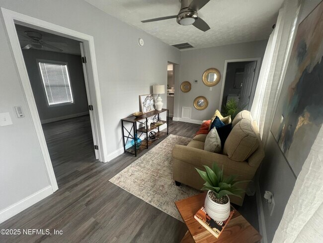 Foto del edificio - 2803 College St