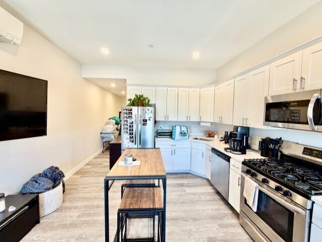 Building Photo - 5 Fremont St