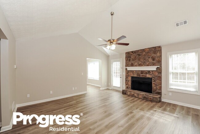 Building Photo - 1514 Snow Hill Dr