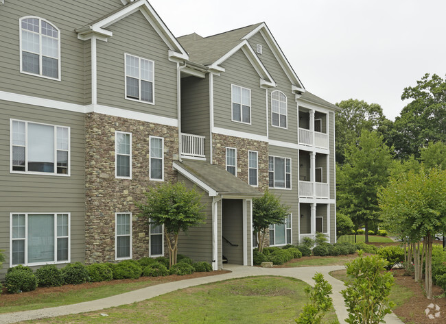 Exterior - Lakeside Vista Apartments