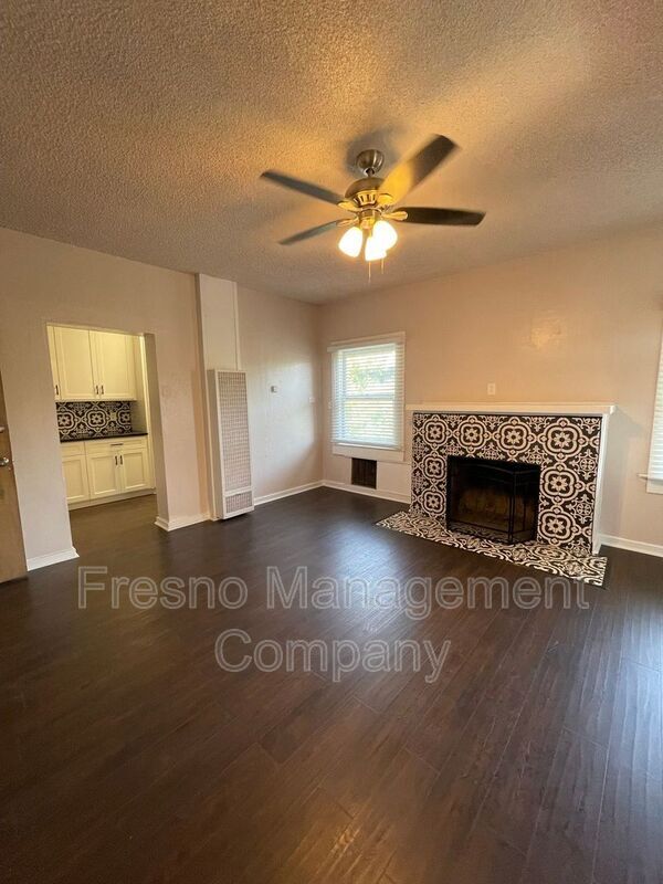 Primary Photo - 1563 N Wishon Ave