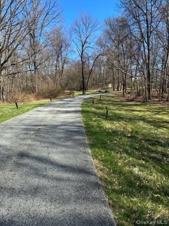 Foto del edificio - 95 Lexington Dr