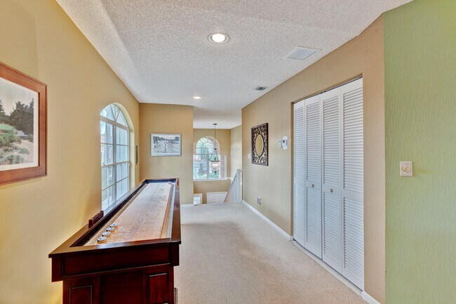 Building Photo - 207 Legendary Cir