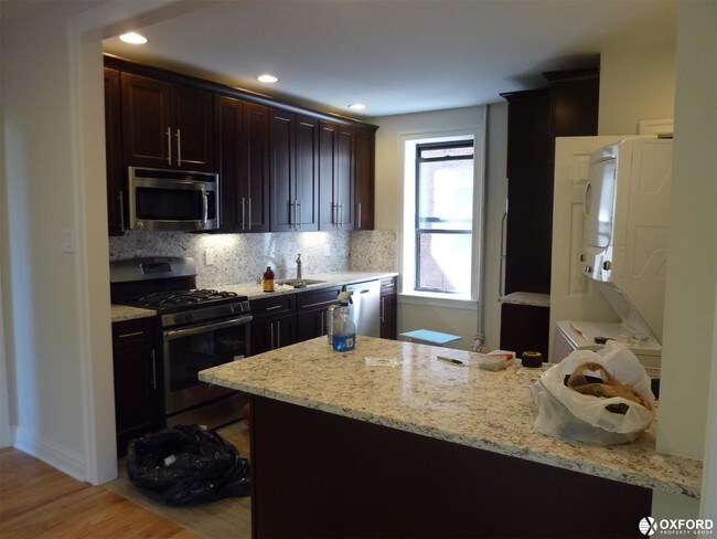 Foto del edificio - 450 Clinton Ave