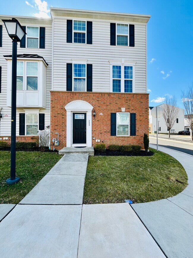 Building Photo - 200 Compass Dr