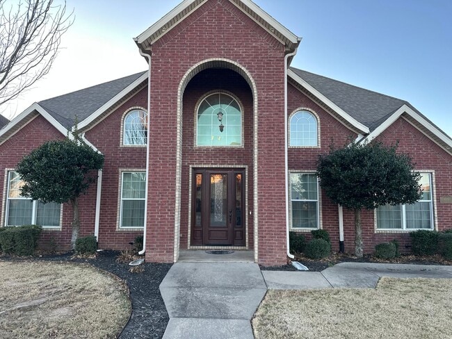 Available March 1st! Modern 5-Bedroom 4-Bathroom Home in SW Bentonville - Available March 1st!  Modern 5-Bedroom 4-Bathroom Home in SW Bentonville