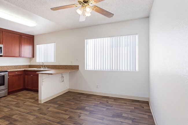 Building Photo - Carlton Ridge *1st Month Free OAC*