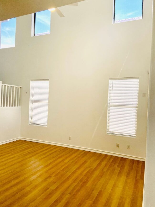 Photo - 3-bedroom, 2.5 bath in northeast Mesa House