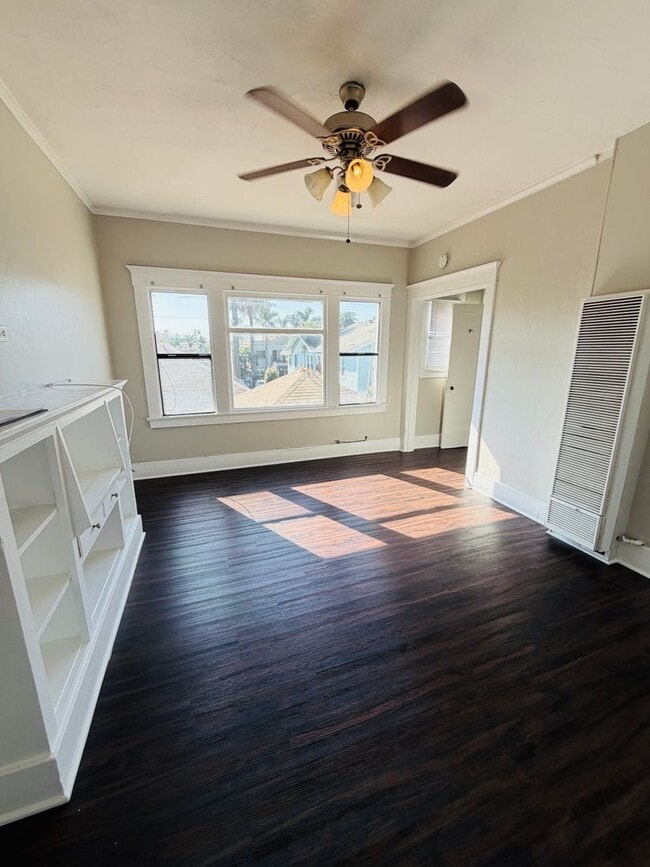 Building Photo - 309