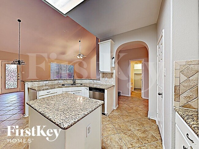 Foto del edificio - 10805 Middleglen Rd