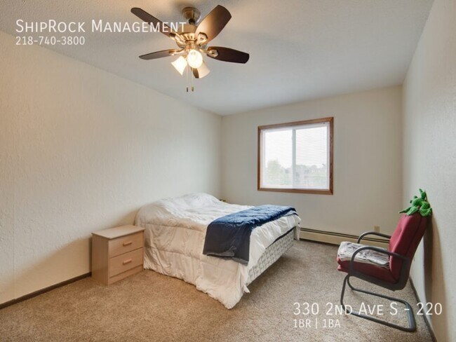Building Photo - 330 2nd Ave S
