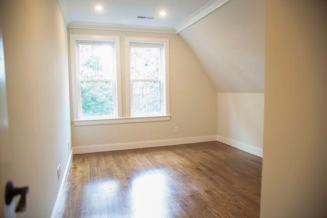 Building Photo - 53 Quint Ave