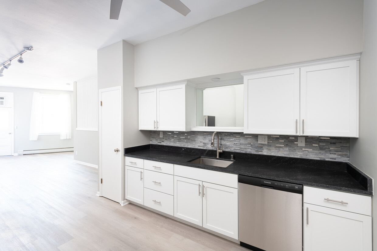 Foto principal - 2266 S Kinnickinnic Ave