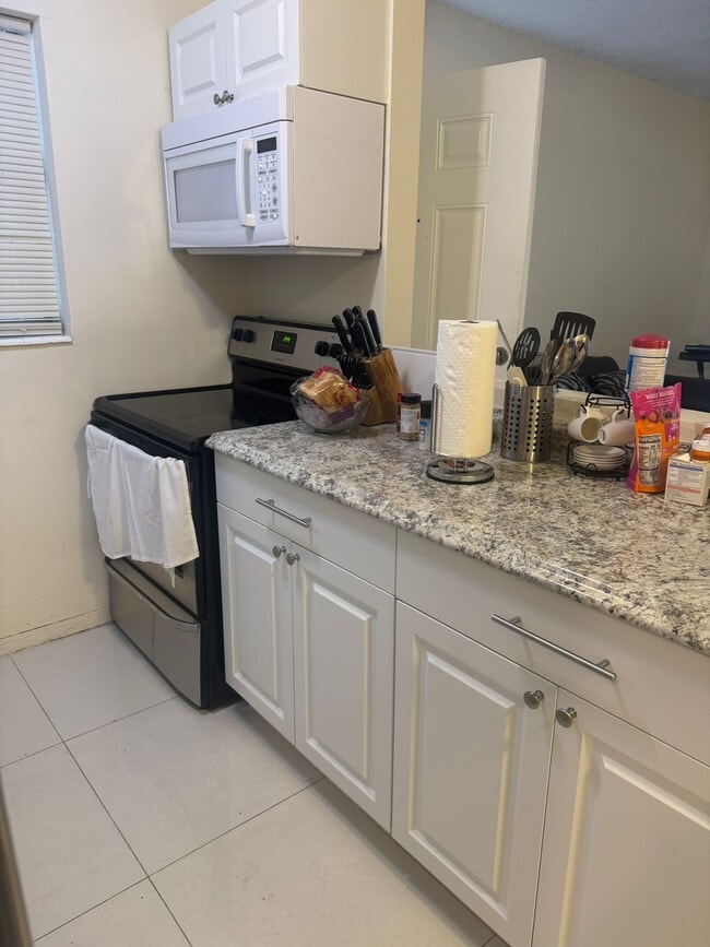 Photo - 300 NE 191st St Townhome