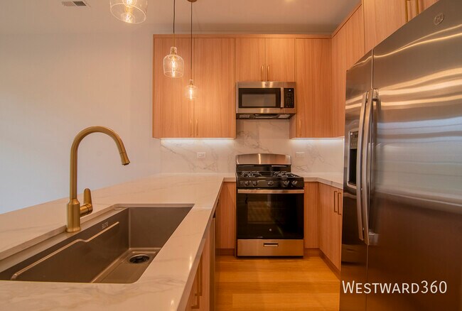 Foto del edificio - 2042 W Washington Blvd