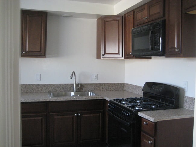 Building Photo - 5150 Woodman Ave