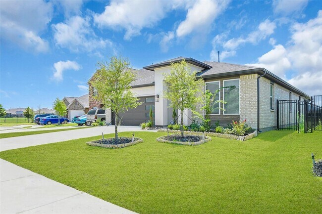 Building Photo - 144 Aurora Spgs Dr