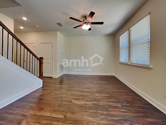 Foto del edificio - 1010 Tan Tara Trl