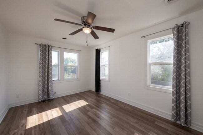 Foto del edificio - 3706 Chicago Rd