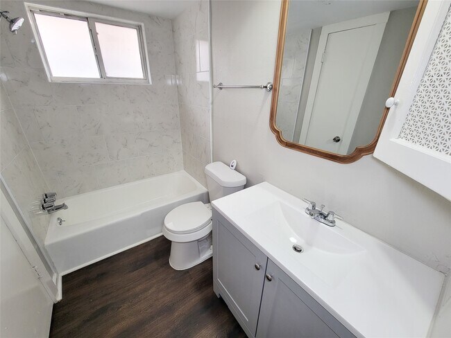 Foto del edificio - 6439 Oaknut Dr