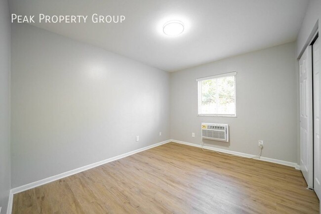 Building Photo - Available in October! 1 Bedroom Apartments...