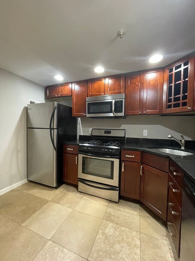 Foto del edificio - Cozy One Bedroom Townhome w/ All Amenities...